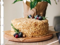 Торт на сковороде со сгущенкой: быстрый рецепт десерта