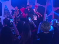 Наряд СБУ сорвал презентацию новой песни группы "Dside Band"