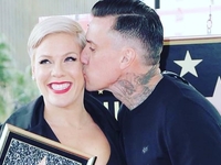 Pink показала трогательный подарок, который ей преподнесли дочь и сын