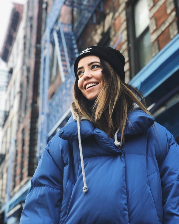 "Прикрывает рукой животик": В Сети нашли новые доказательства беременности Дорофеевой