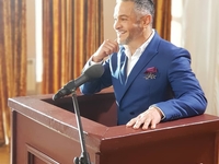 "Вы были бы лучшим президентом!": В Сети отреагировала на неоднозначные фото Эктора Хименес-Браво