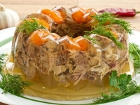 Как приготовить заливное из курицы: пошаговая инструкция