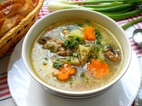 Простой обед: рецепт супа из рыбных консервов