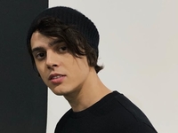 ALEKSEEV выпустил новый клип в честь 8 марта
