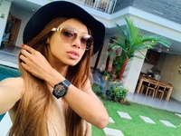 Наоми Кэмпбелл оценила стильный наряд звезды шоу "Холостяк"