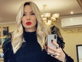 Светлана Лобода показала пикантный снимок в откровенном наряде