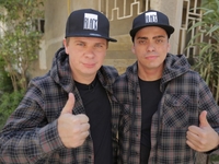 Про ведущего и оператора проекта "Мир наизнанку" сняли фильм