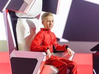 "Дивовижні люди": Шестой финалист шоу считает со скоростью света