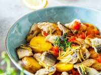 Экзотично: Ряпушка, тушеная с оливками и помидорами