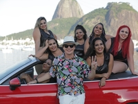 Дмитрий Комаров познакомится с балериной плюс-сайз и снимет клип на хит "Время и Стекло"