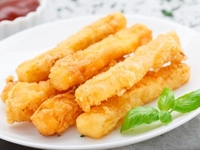 Как приготовить домашние сырные палочки