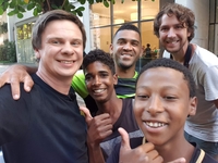 Дмитрий Комаров покажет, как изменилась жизнь мальчиков из фавел, ставших футболистами