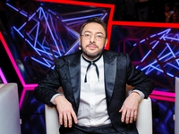 101 роза и признание в любви: Алексей Суханов получил неожиданный подарок