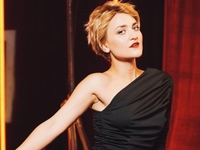 Вера Кекелия похвасталась стройной фигурой в купальнике