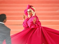 Met Gala 2019: Самые эпатажные образы красной дорожки в стиле Camp