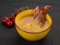 Гороховый суп с копчеными свиными ребрышками по-домашнему