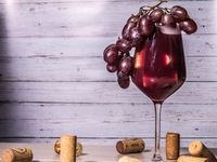 По сезону: домашнее вино из варенья