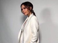 Виктория Бекхэм снялась в откровенном образе для немецкого Vogue
