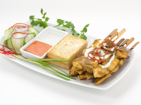 Кухни мира: индонезийское сатэ с курицей