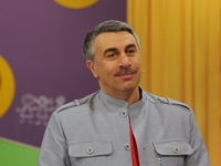 Доктор Комаровский назвал симптомы менингита
