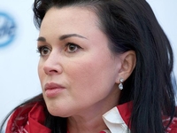 СМИ: Анастасию Заворотнюк подключили к аппарату ИВЛ