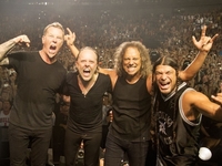 Metallica отменила большой тур из-за проблем вокалиста с алкоголем