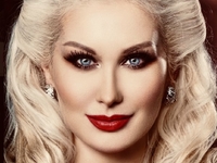 Екатерина Бужинская презентовала песню о неожиданной осенней любви (АУДИО)