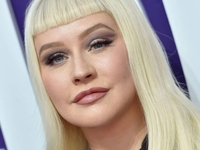 Скрывает беременность: В Сети обсуждают изменения во внешности Кристины Агилеры