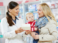 Всем ли нужно принимать поливитамины: совет доктора Комаровского