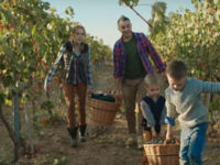 "Буде син": Антитіла показали в новом клипе семейное видео Тараса Тополи и Alyosha