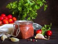 Невероятный рецепт: сладкий соус чили на зиму