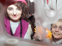 Анастасия Оруджова пользуется счастливыми духами, а Алина Гордиенко встретила дома привидение