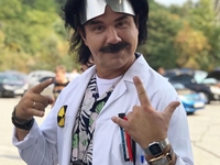 Павел Зибров рассказал, как грелся по ночам с Дашей Астафьевой