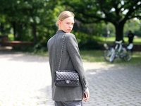 Возьмите себя в руки: Самая модная сумка сезона осень-зима 2019/2020