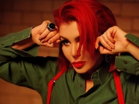 "Провожать не надо": Ирина Билык презентовала новую знаковую песню