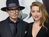 Рассмотрение судебного дела Джонни Деппа и Эмбер Херд перенесли на полгода