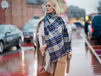 Оберните шею: ТОП-7 стильных шарфов на зиму 2019/20