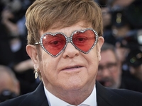 Черновик песни Элтона Джона продали за 240 тысяч долларов