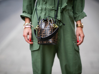 Возьмите себя в руки: ТОП-5 самых модных сумок 2020 года