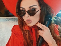 Седокова появилась на тусовке с любимым и вызвала новые споры о беременности