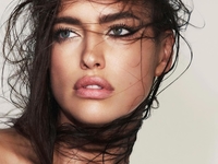 Это красиво: Ирина Шейк появилась на обложке глянца в неожиданном образе