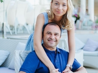 Официально: Виктор Павлик женится на молодой возлюбленной