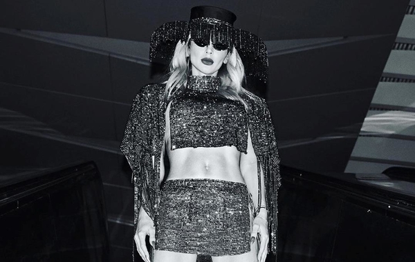 "Вам ткани не хватило?": В Сети раскритиковали наряд Лободы