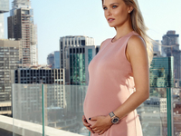 Бывшая Ди Каприо выставила сексуальные беременные фото