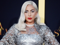 Очередной парень: Леди Гага целуется с новым бойфрендом