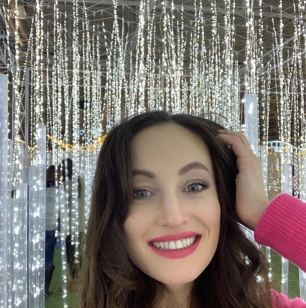 "Тлетворное влияние Запада": Жена Остапчука озадачила новым постом