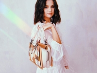 Селена Гомес презентовала новый альбом "Rare"