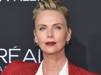 Шарлиз Терон откровенно рассказала об ужасах усыновления