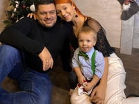 TARABAROVA очаровала нежными фото с мужем и сыном