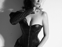 Соблазнительное искусство: Даша Астафьева выступит в откровенном шоу (21+)